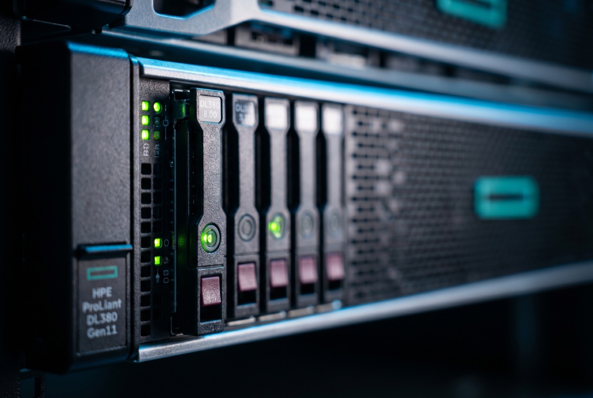HPE ProLiant DL380 Gen11 server front bezel with status LEDs